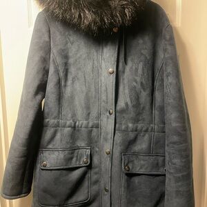 Forever 21 Black Teddy Jacket with Faux Fur Collar size L